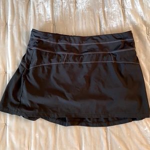 Athleta running skirt — size Medium